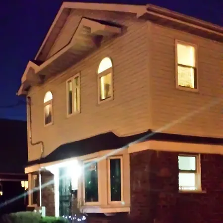Jfk Bed And Breakfast Guesthouse
